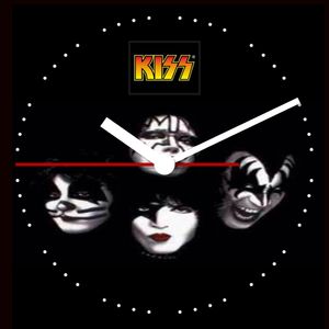 kiss 2 by Looney